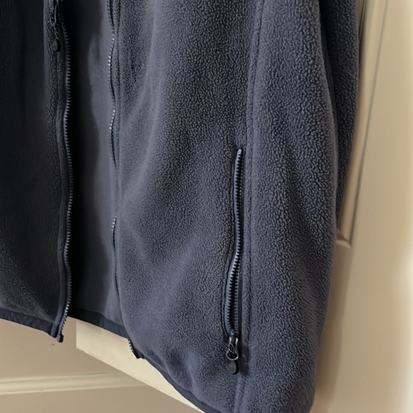 Men’s Vineyard Vines navy vest - Picture 4 of 5